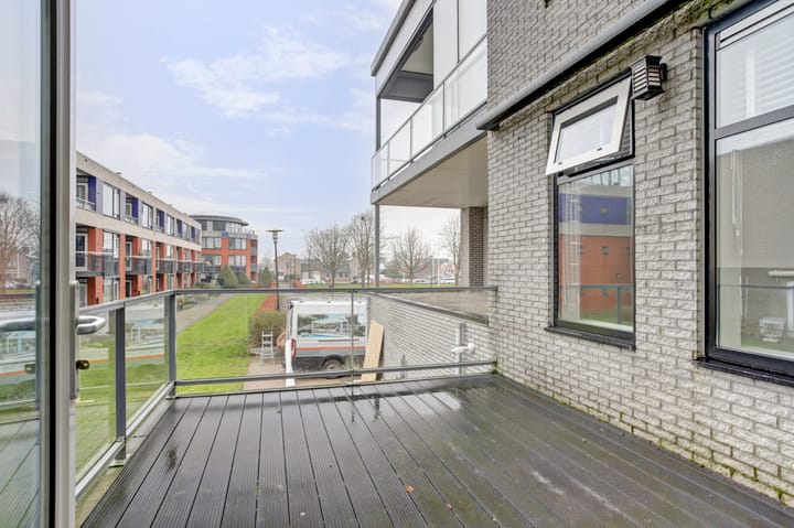 Foto 13 van Middenweg 73-E