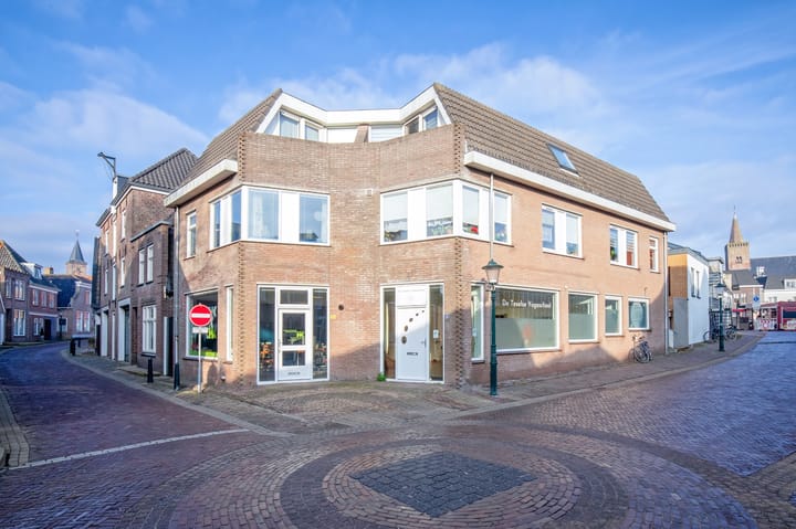 Foto 2 van Elemert 10