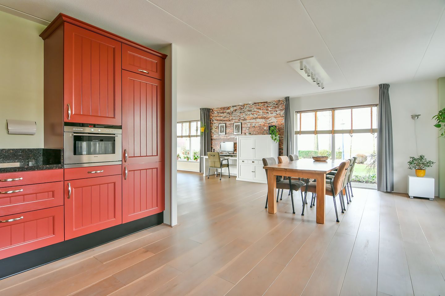 Foto 10 van Hoofdweg 1052