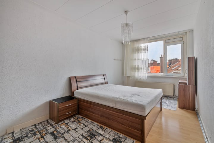 Foto 9 van De la Reyweg 757