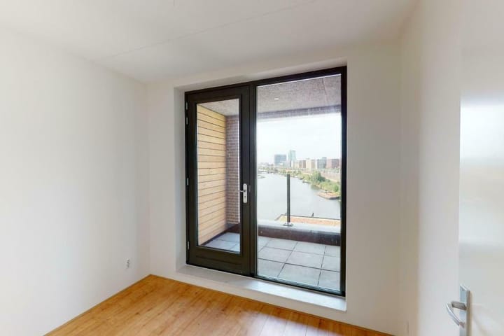 Foto 4 van Oostenburgermiddenstraat 667