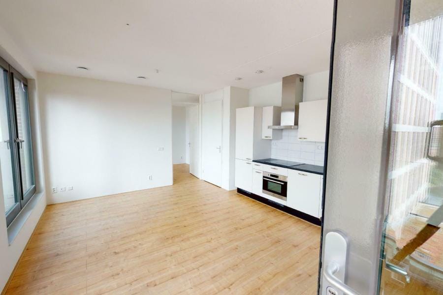 Foto 13 van Oostenburgermiddenstraat 667