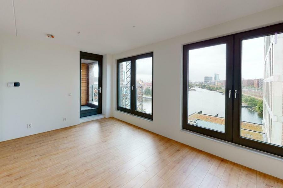 Foto 16 van Oostenburgermiddenstraat 667