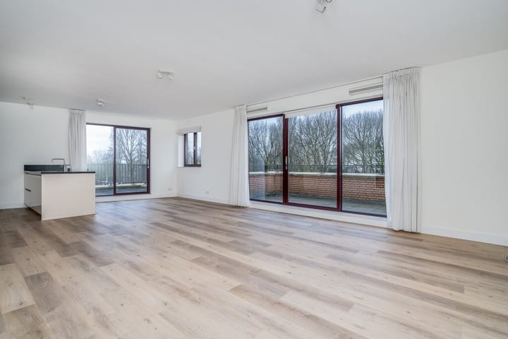 Foto 3 van Burgemeester van Oostenweg 1-E