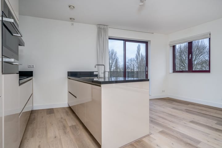 Foto 7 van Burgemeester van Oostenweg 1-E