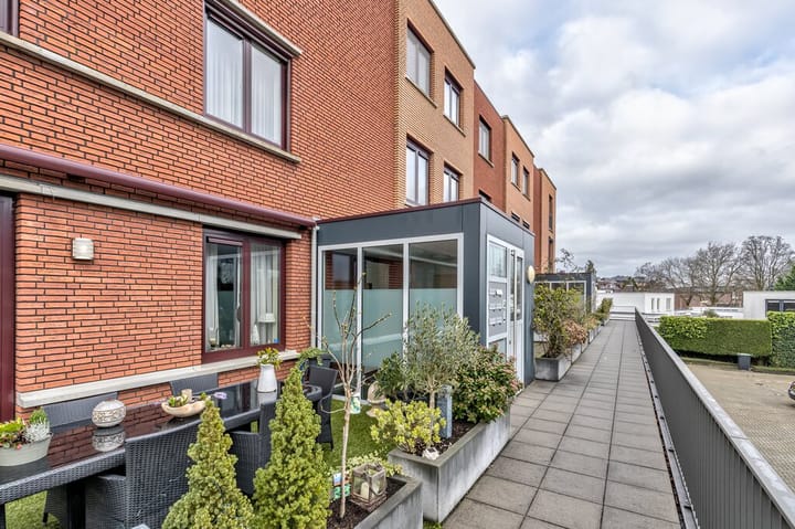 Foto 21 van Burgemeester van Oostenweg 1-E