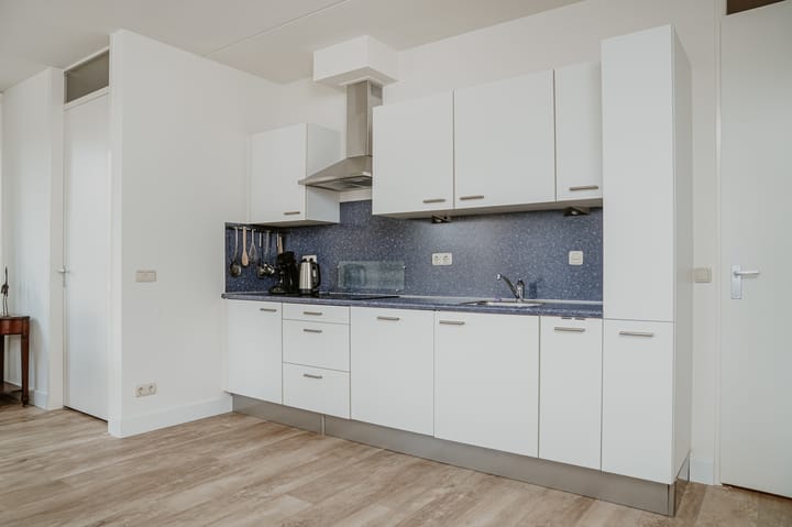 Photo 11 of Heemradenstraat 84