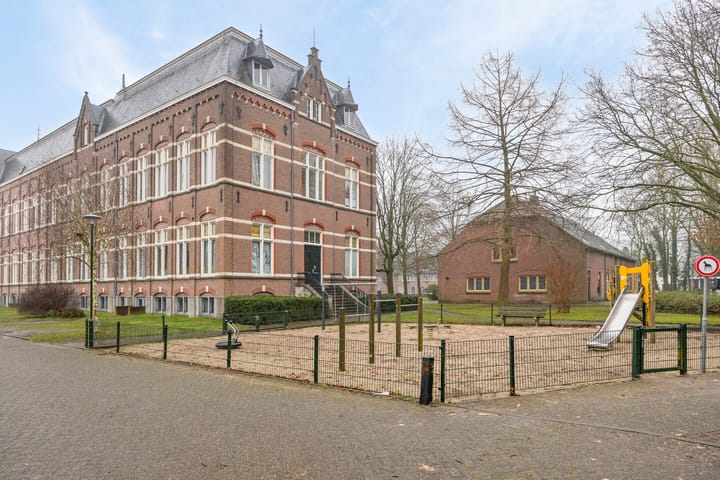 Foto 43 van Regent Smitsstraat 118