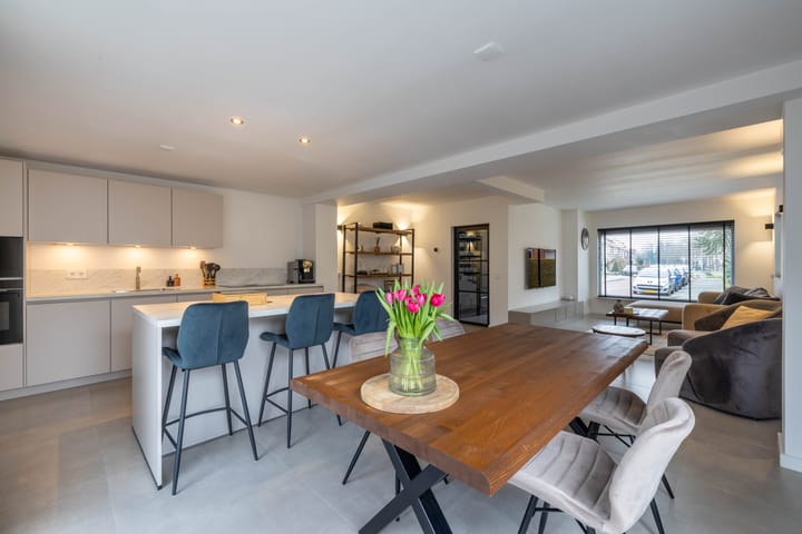 Photo 12 of Jan Tooropstraat 15