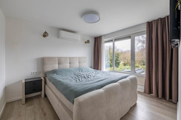 Photo 20 of Jan Tooropstraat 15