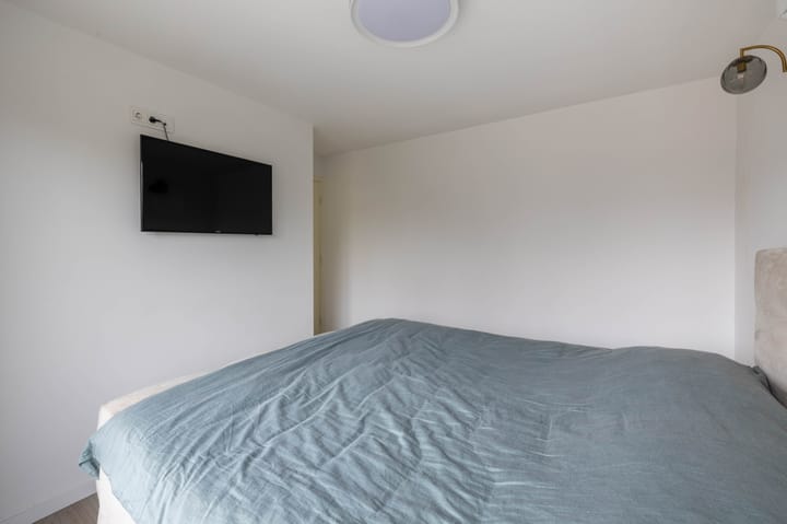 Photo 21 of Jan Tooropstraat 15