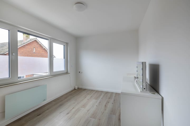 Photo 23 of Jan Tooropstraat 15