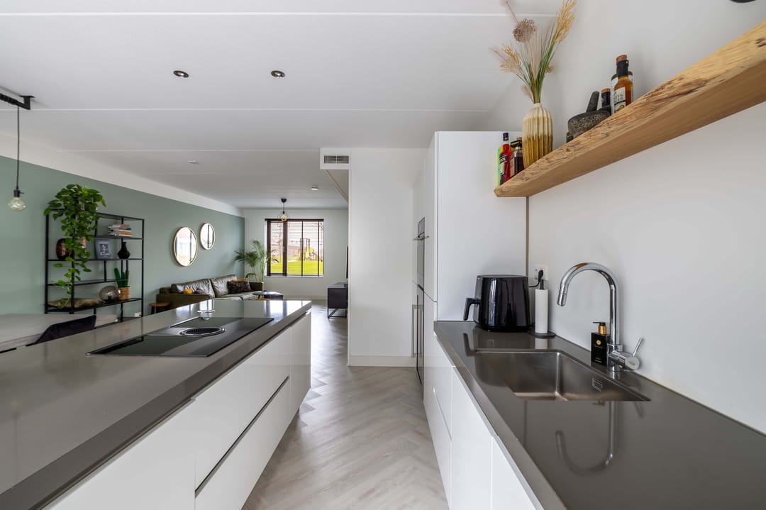 Foto 16 van Purperreiger 4