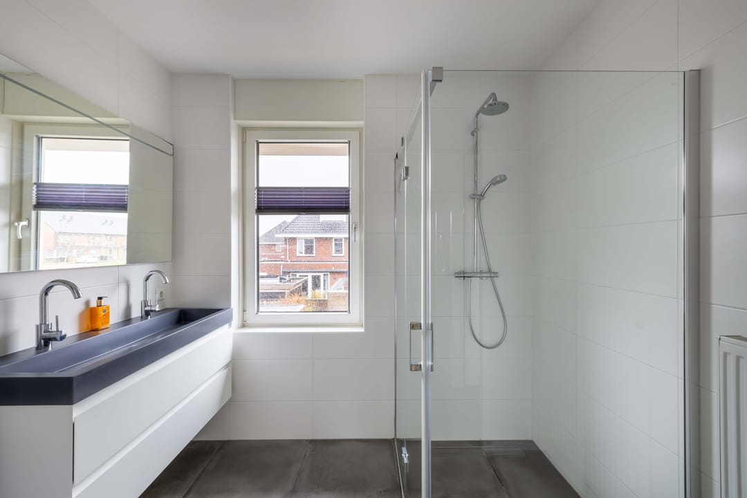 Foto 32 van Purperreiger 4