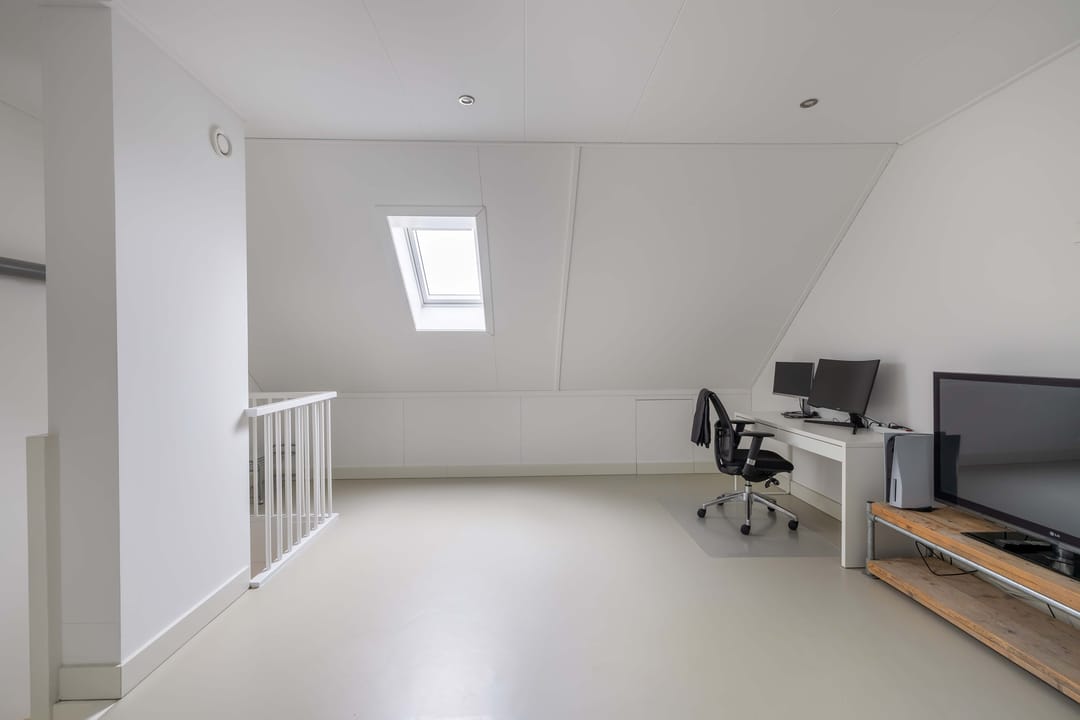 Foto 37 van Purperreiger 4