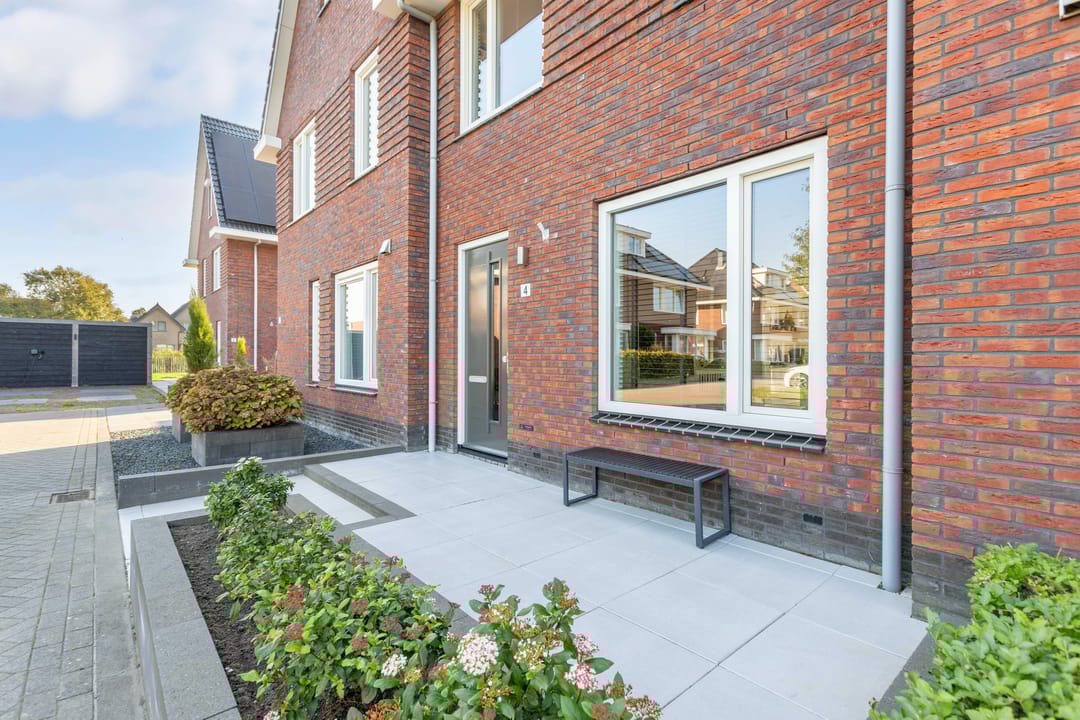 Foto 41 van Purperreiger 4