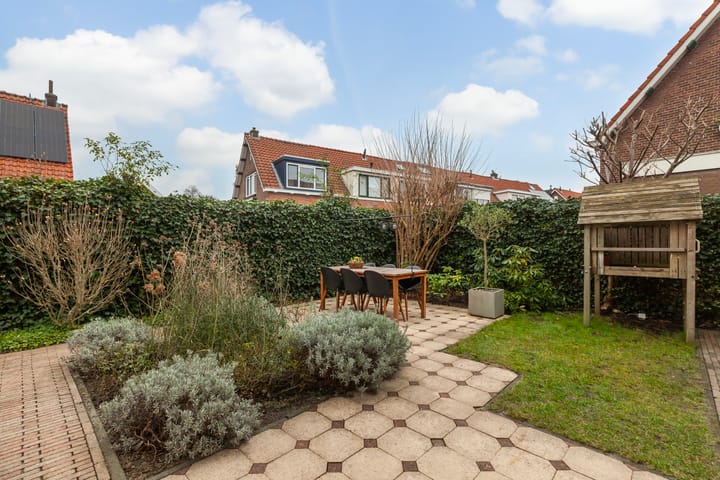 Foto 32 van Rozenlaan 92