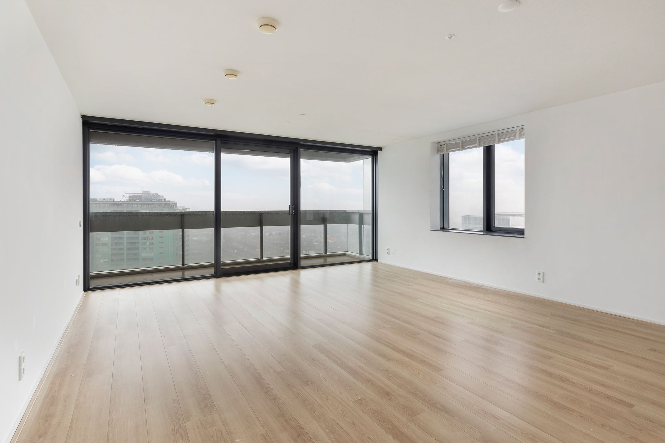 Foto 12 van Anna van Buerenplein 151