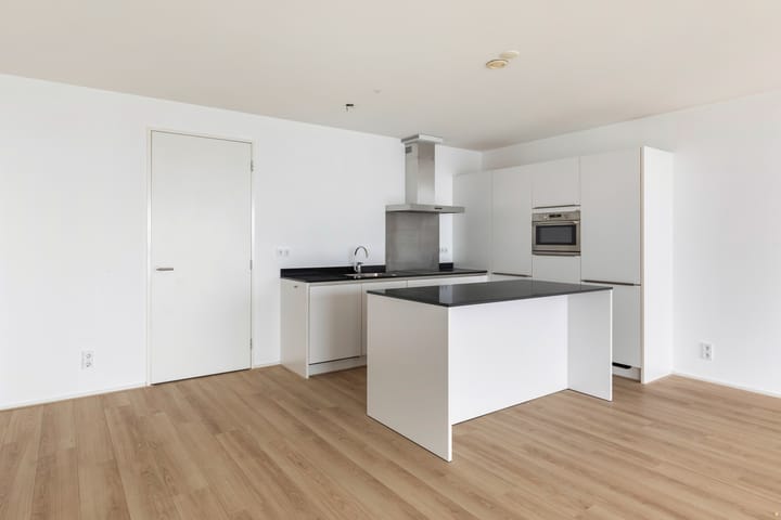 Foto 17 van Anna van Buerenplein 151