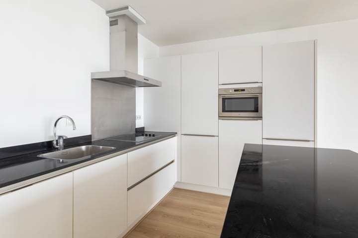 Foto 18 van Anna van Buerenplein 151