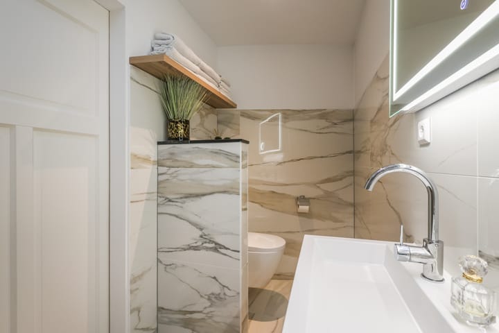 Photo 33 of Obalaan 20