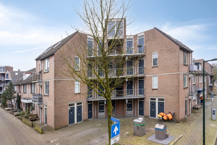 Foto 8 van Spuistraat 83