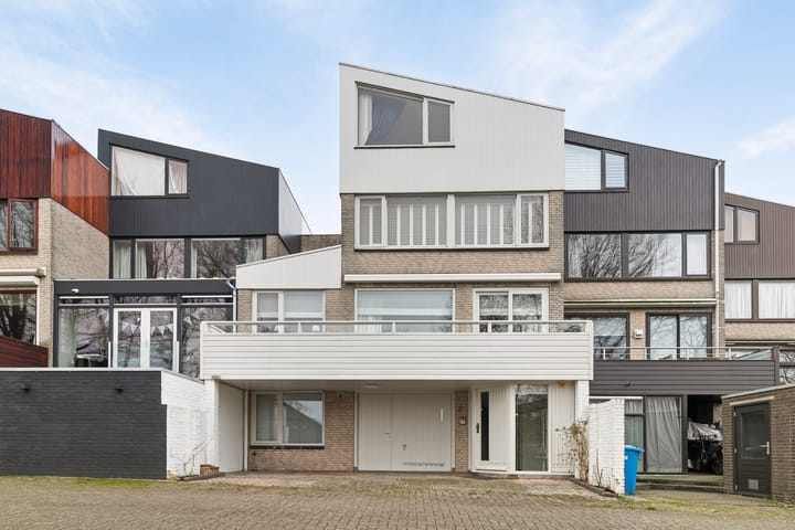 Photo 1 of Oostvlietweg 3-A