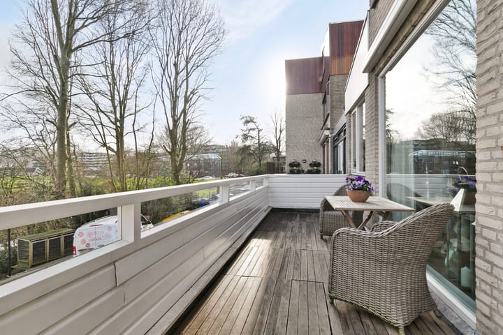 Photo 11 of Oostvlietweg 3-A