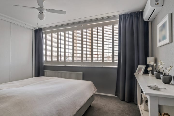 Photo 14 of Oostvlietweg 3-A