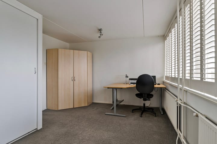 Photo 21 of Oostvlietweg 3-A