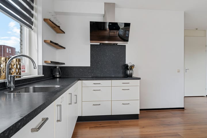 Photo 11 of Rigastraat 2