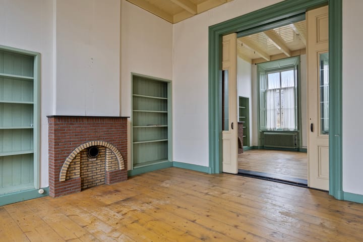 Photo 5 of Burgemeester van Lierestraat 24