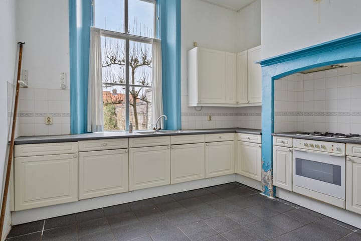 Photo 12 of Burgemeester van Lierestraat 24