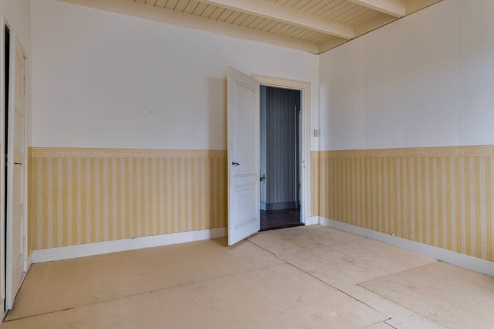 Photo 18 of Burgemeester van Lierestraat 24