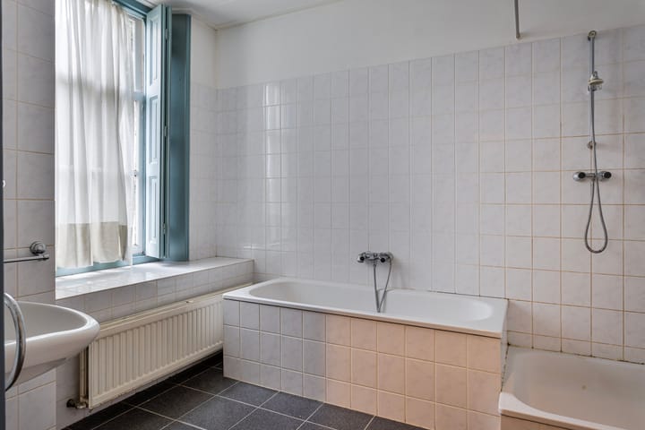 Photo 25 of Burgemeester van Lierestraat 24