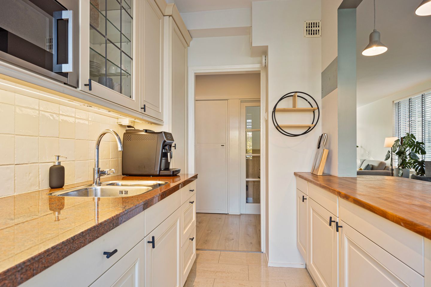 Photo 14 of van Leeuwenstraat 119