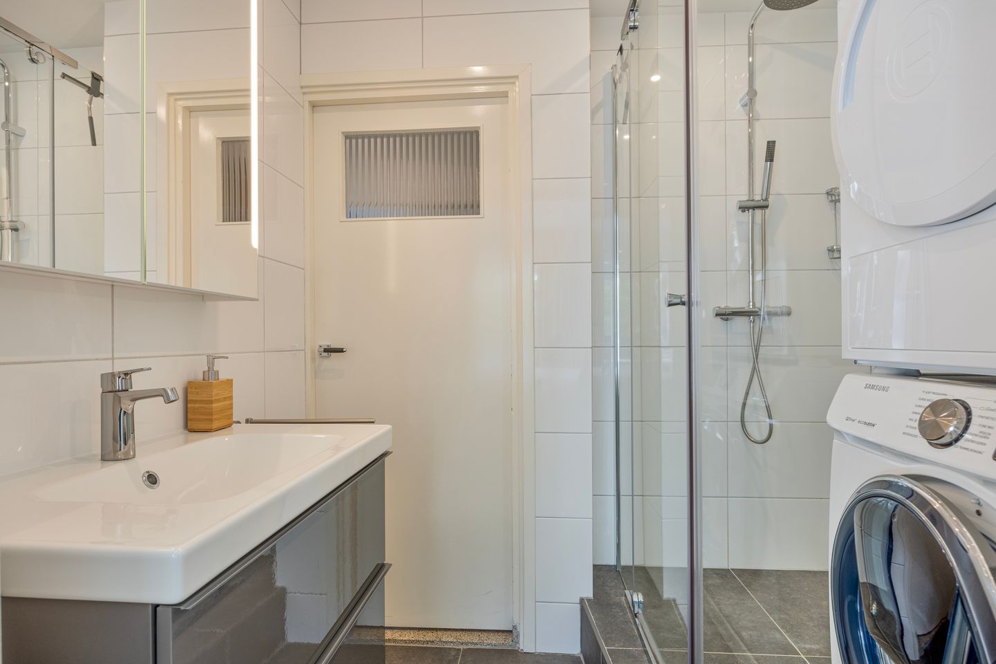 Photo 25 of van Leeuwenstraat 119