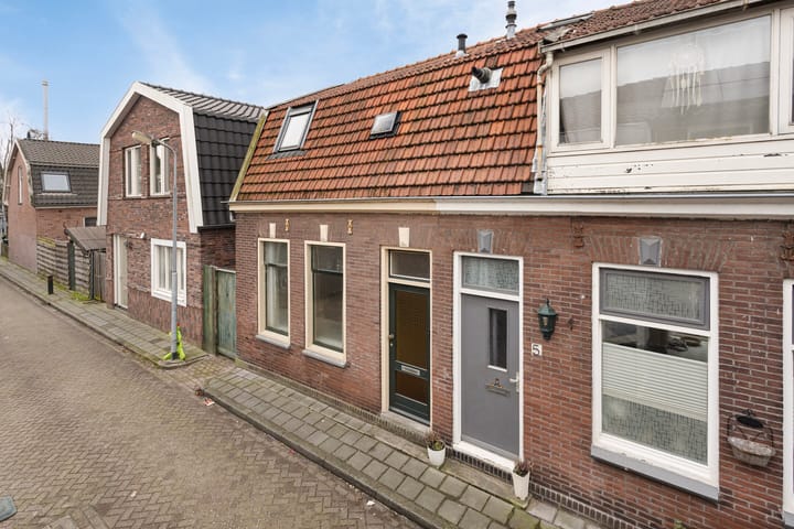 Foto 1 van Machinistenstraat 3