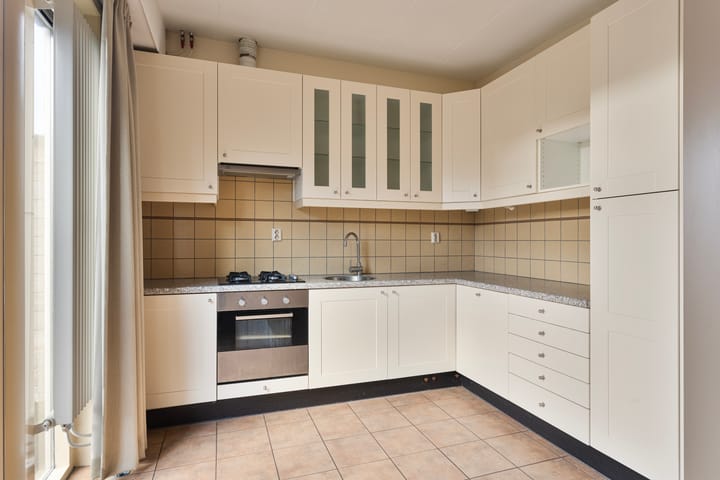 Photo 4 of Machinistenstraat 3