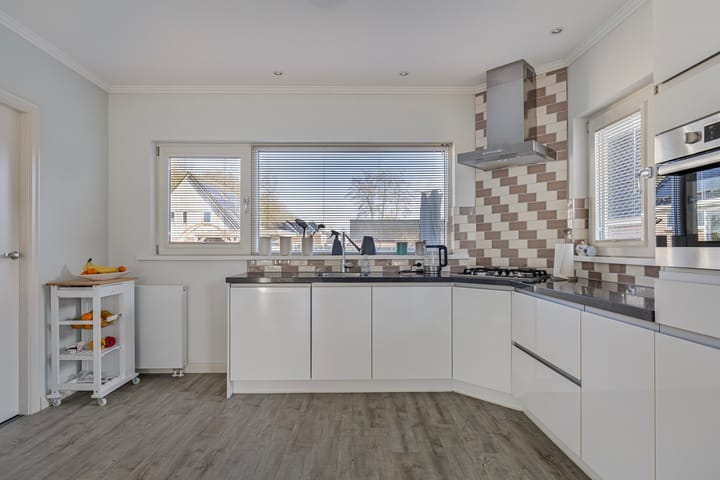 Photo 17 of Van Akenwei 14