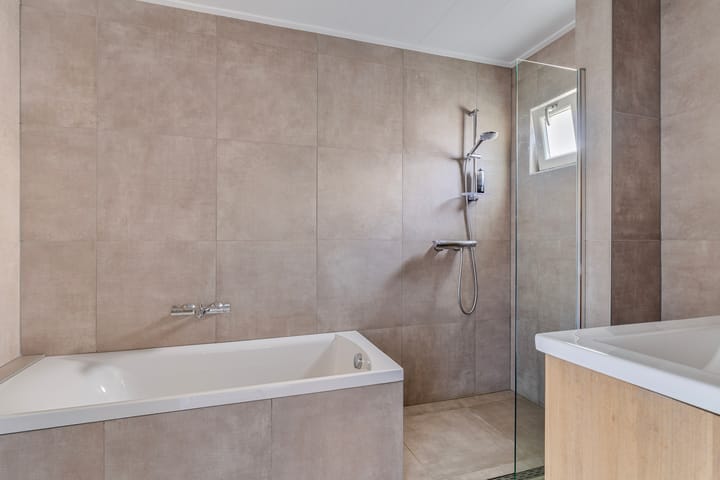 Photo 26 of Van Akenwei 14