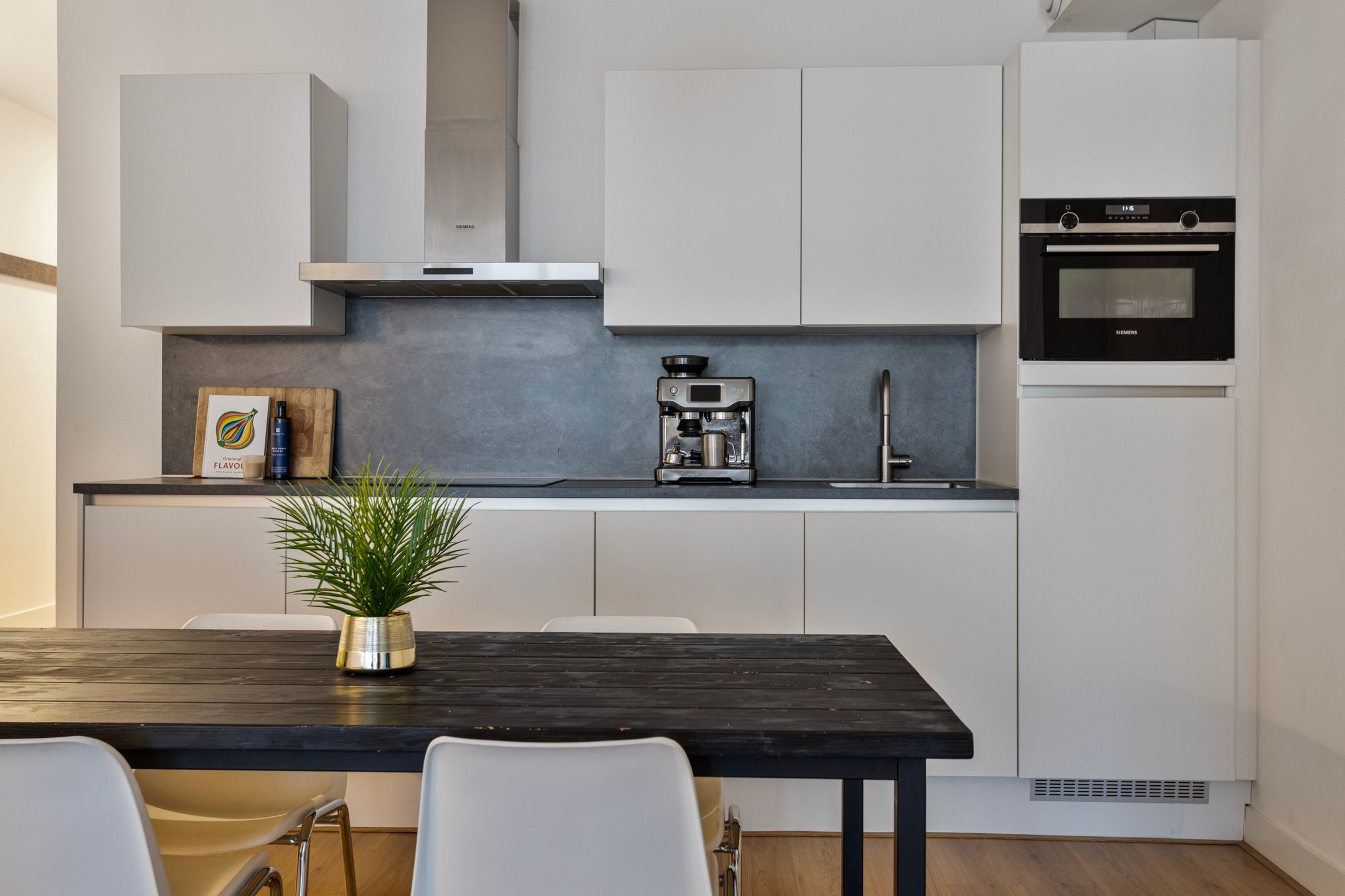 Photo 3 of Koningsweg 16-W