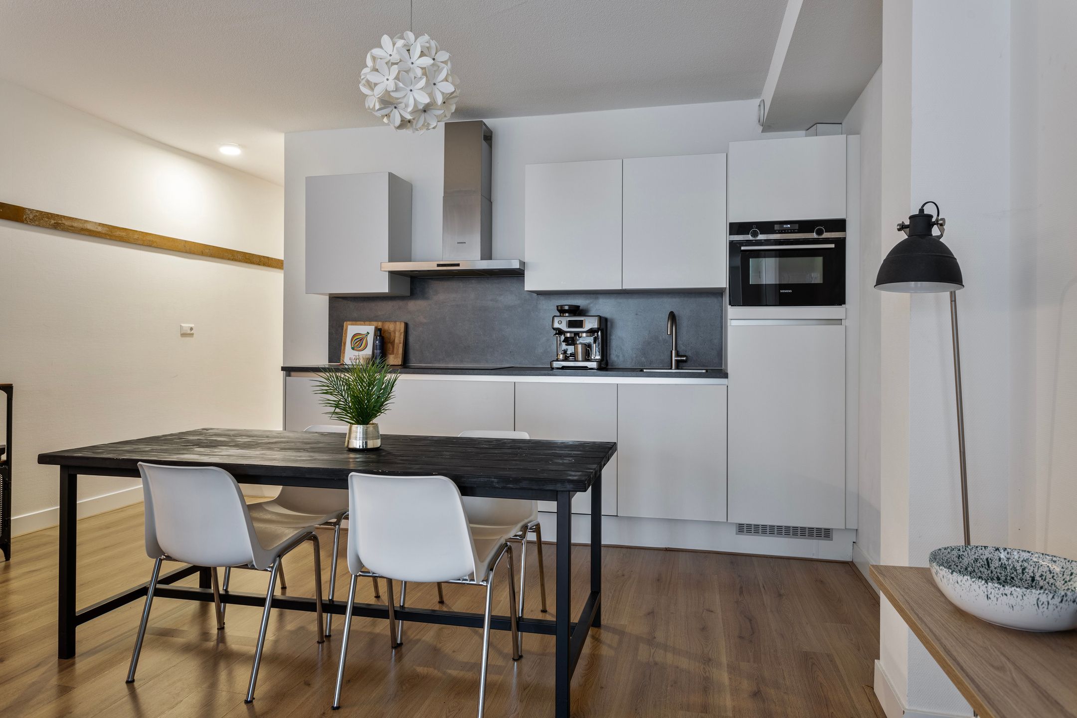 Photo 6 of Koningsweg 16-W