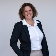 Esther van der Weele - Makelaar