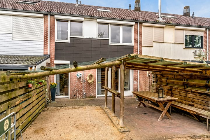 Foto 20 van Esdoornlaan 14