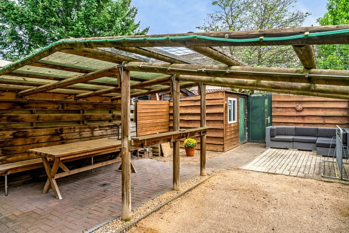 Foto 21 van Esdoornlaan 14