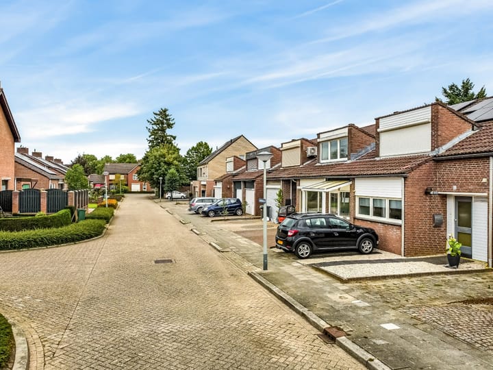 Foto 24 van Esdoornlaan 14