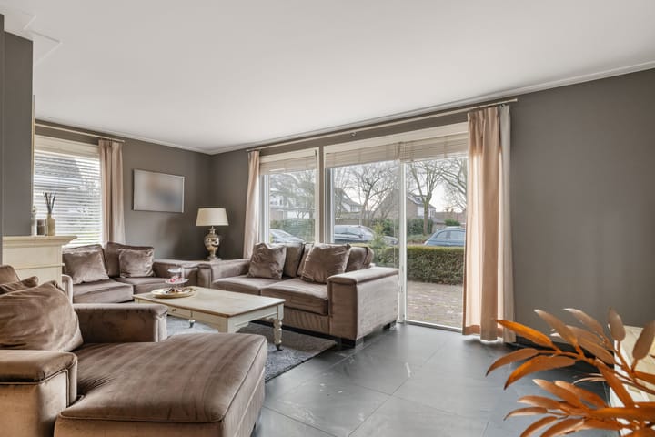 Foto 2 van Snekerveste 24