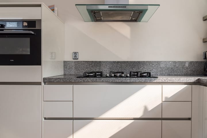 Photo 12 of Johannes Vermeerstraat 23