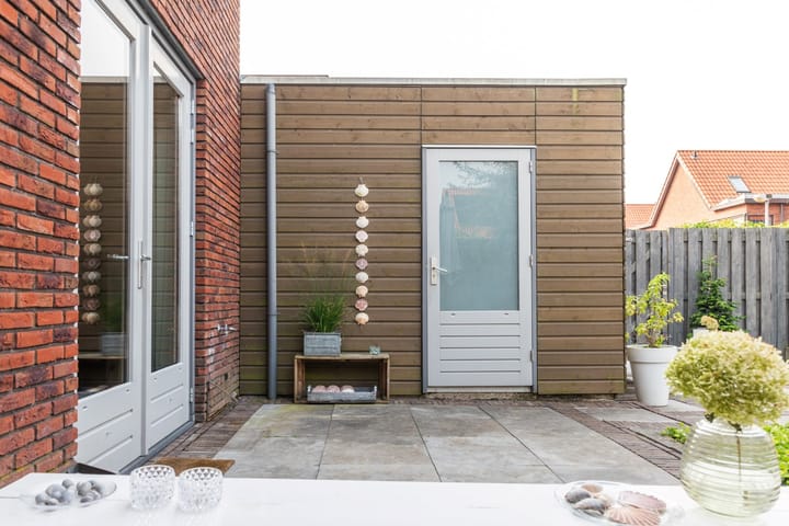 Photo 28 of Johannes Vermeerstraat 23